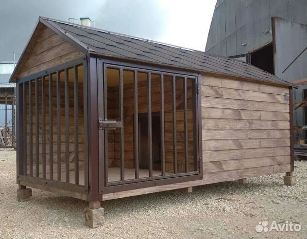 Утеплённая будка с террасой