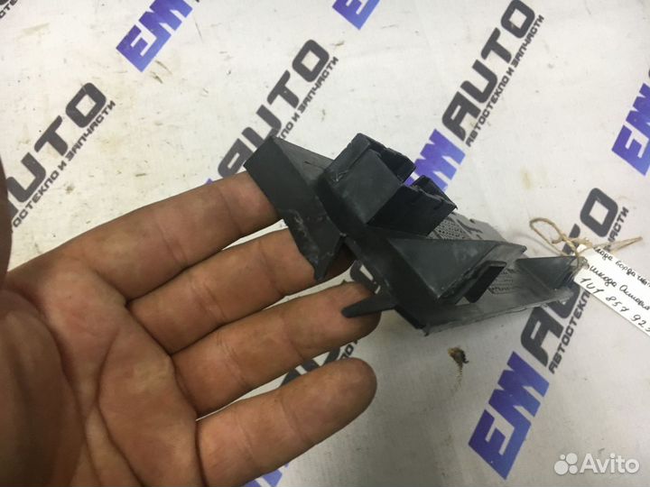 Накладка бардачка под руль Шкода Октавия тур