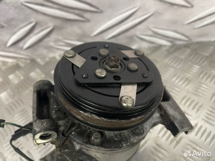 Компрессор кондиционера Volvo Xc60 Xc70 S60 S80