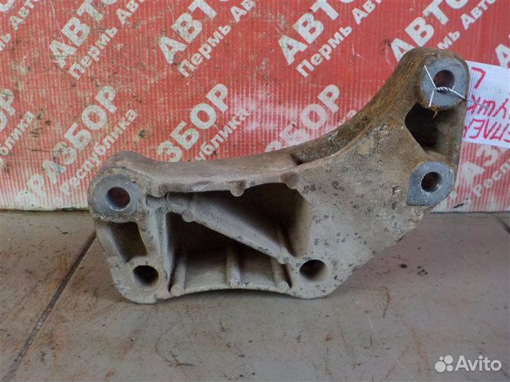 Кронштейн подушки кпп левый Opel Corsa-D хэтчбек