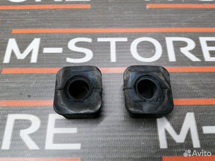 Крепление радиатора Audi A4 B6 ALT 2003