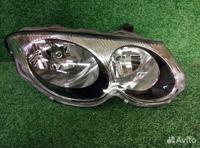 Фара правая Chrysler 300M 2001