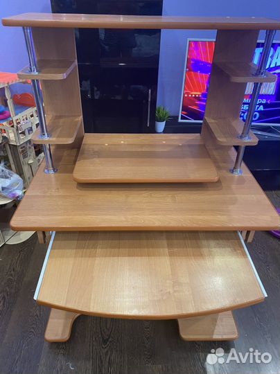 Компьютерный стол