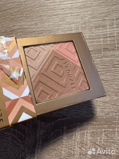 Bronzer Пудра бронзирующая c эффектом сияния