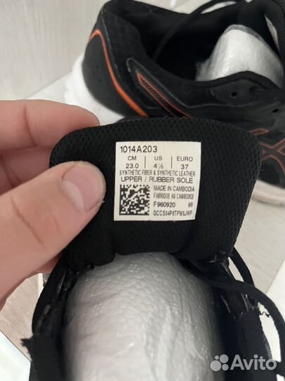 Кроссовки asics