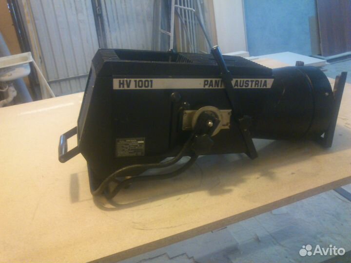 Прожектор театральный