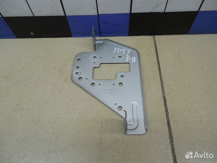 Кронштейн (сопут. товар) Land Cruiser (100) 1998-2