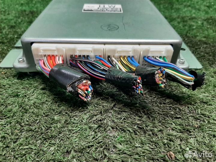 Блок управления двс Subaru Forester SH/S12 2008