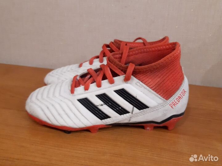 Бутсы футбольные Adidas Predator 30р