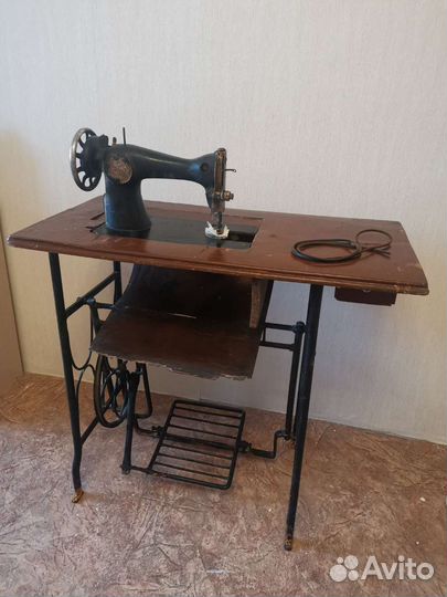 Швейная машинка