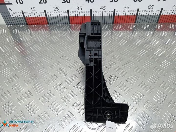 Педаль BMW 1 E81/E82/E87/E88 рест. 2008