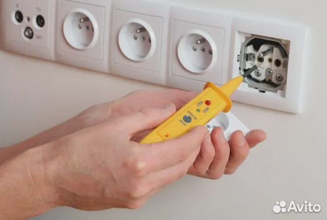 Мастер по ремонту электроники/сантехники