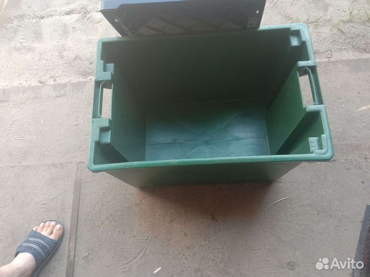 Ящик пластиковый с крышкой