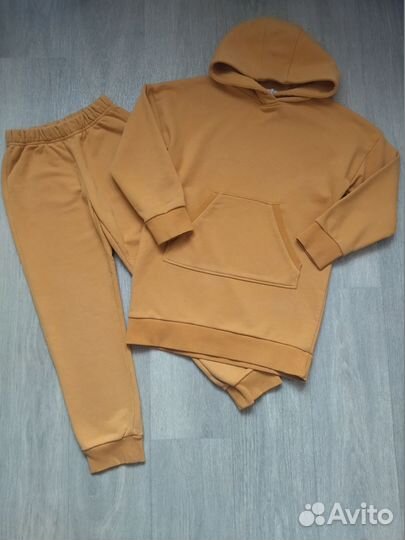 Одежда для девочки 8-10 лет