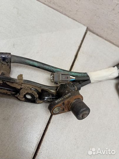 Датчик ABS передний 8954233090