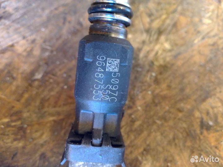 Топливная рамка рампа рейка Chevrolet Aveo T 250