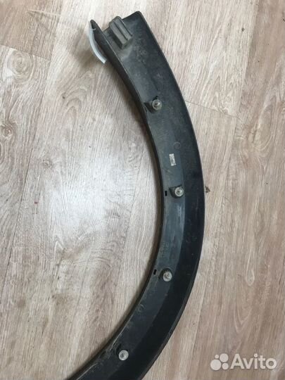 Молдинг крыла передний левый Renault Sandero