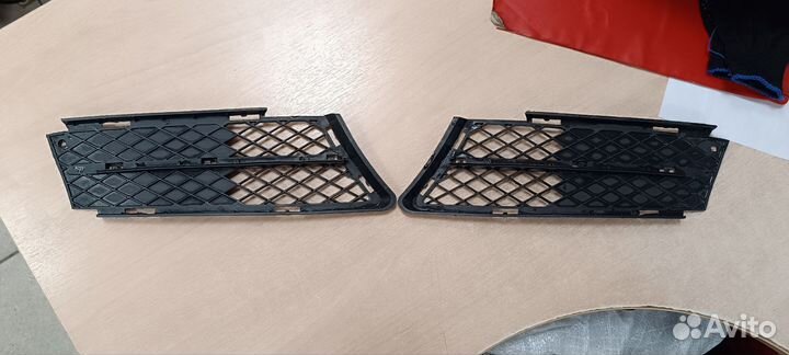 Решётка переднего бампера BMW e90 (05-08)