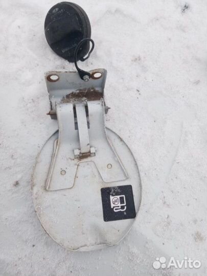 Лючок бензобака LADA Granta 2015