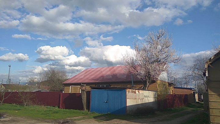 Доля в 3-к. квартире, 87,2 м², 1/1 эт.