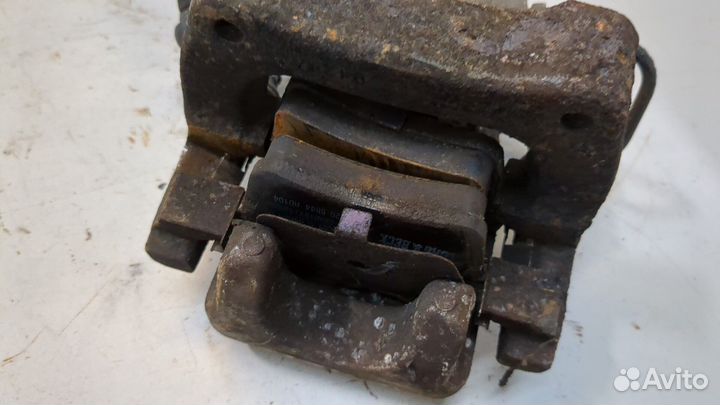 Суппорт правый задний Peugeot Partner