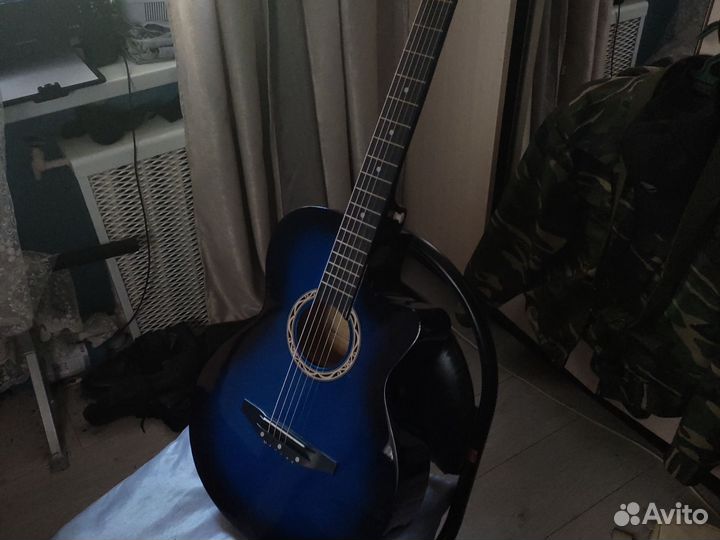 Акустическая гитара