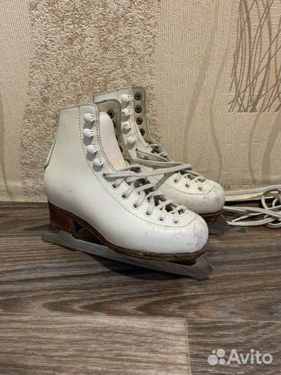 Фигурные коньки wifa