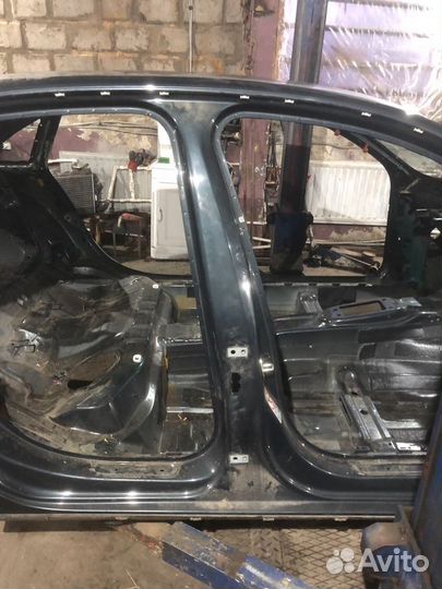 Центральная стойка правая audi A4 b8