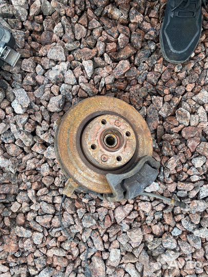 Поворотный кулак renault logan 1