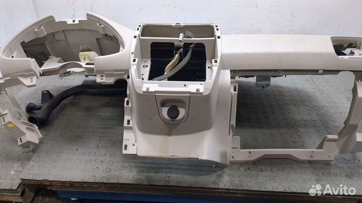 Панель передняя салона Nissan Leaf, 2011