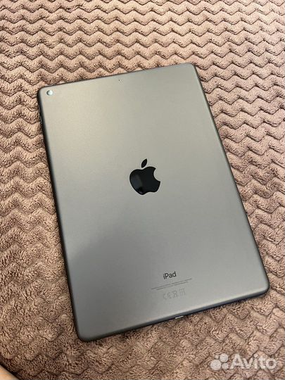 iPad 10.2