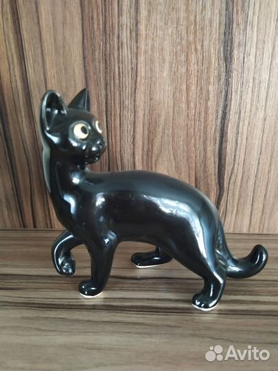 Статуэтка кошка фарфор