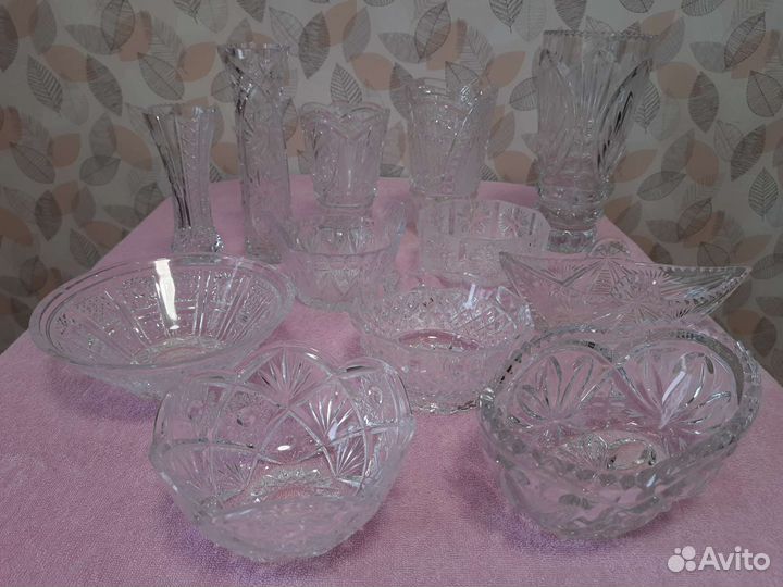 Хрустальные вазы и салатницы