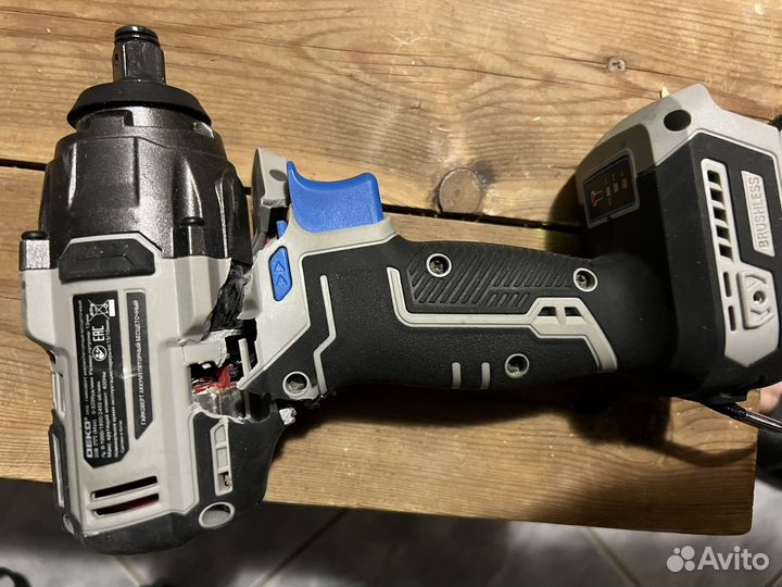 Гайковерт аккумуляторный deko