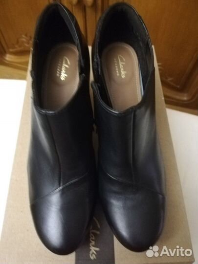 Ботильоны Clarks новые, кожа