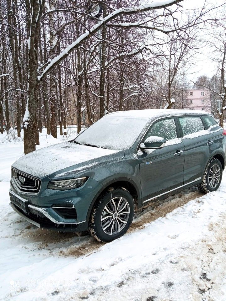 Geely Atlas Pro: фото владельца