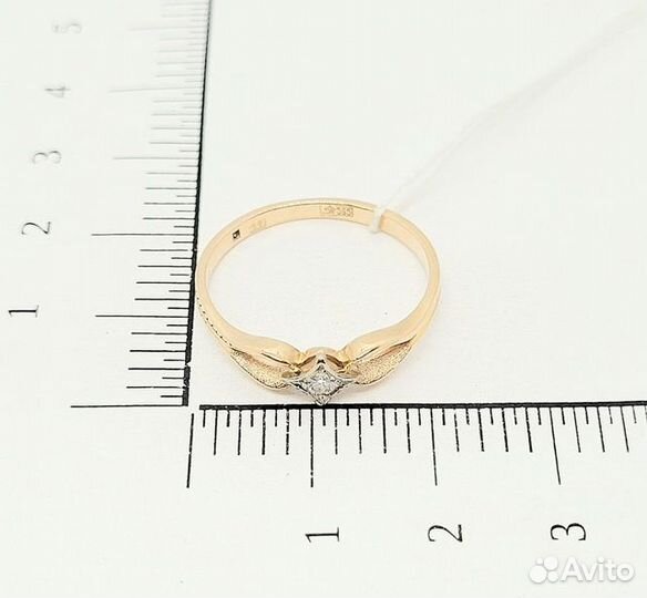 Золотое кольцо с бриллиантом 18,5р
