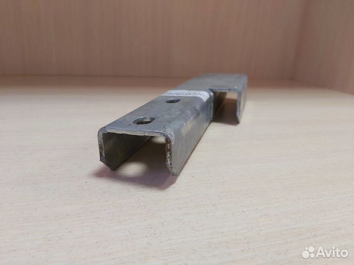 Кронштейн крепления крыла прицепа лодочного со ст