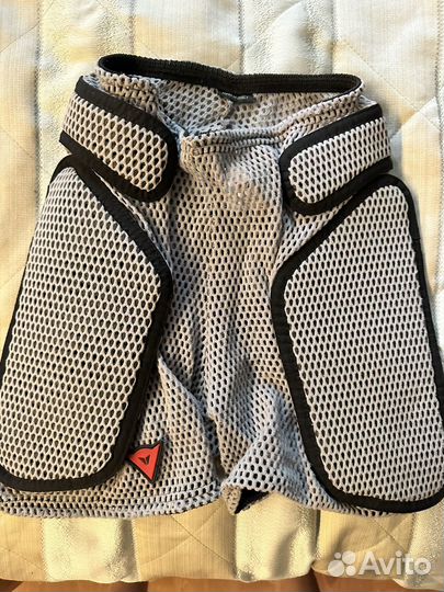 Защитные шорты для занятия спортом