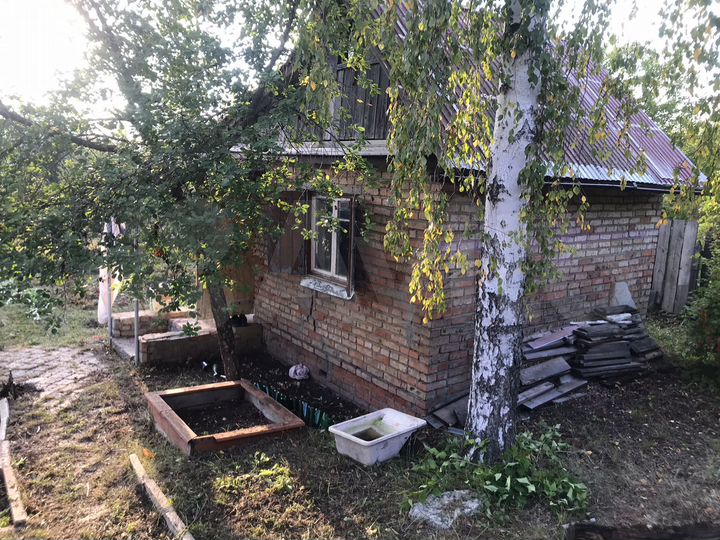 Дача 12 м² на участке 6 сот.