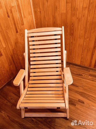 Шезлонг с подлокотниками Липа