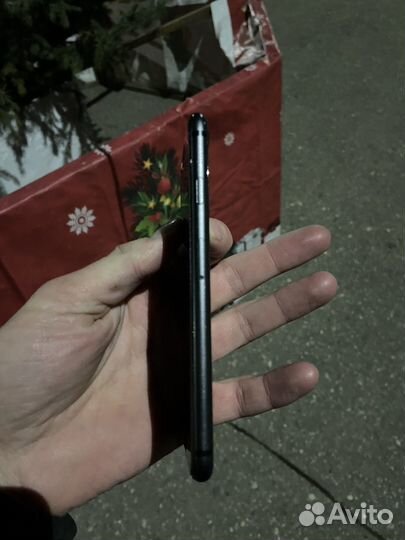 iPhone 8, 64 ГБ