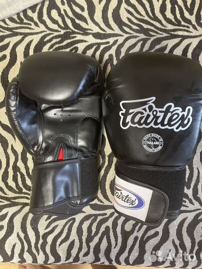 Боксерские перчатки