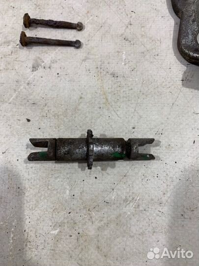 Тормозной механизм задний левый Toyota Rav4 A30