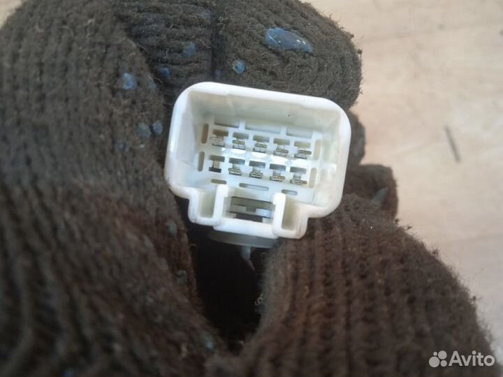 Замок двери задний левый Lexus Rx300 1 поколение