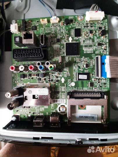 Телевизор Samsung smart 32LN541U