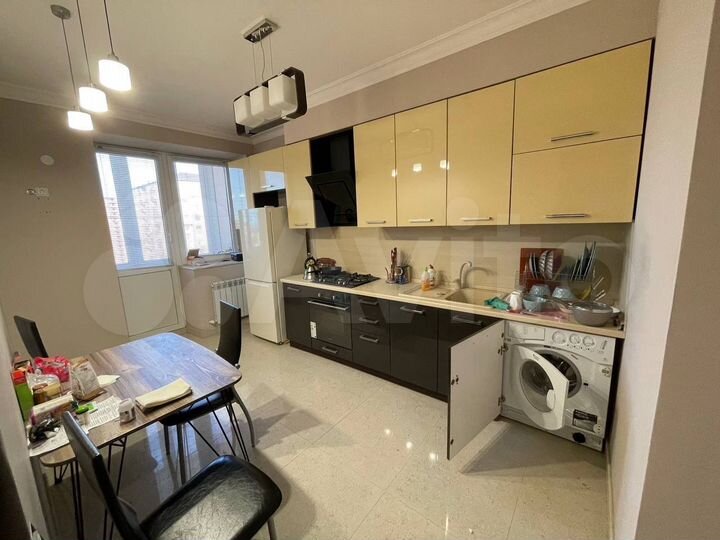 2-к. квартира, 60 м², 9/10 эт.