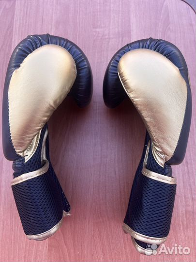 Боксерские перчатки