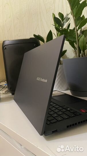 Asus VivoBook 14