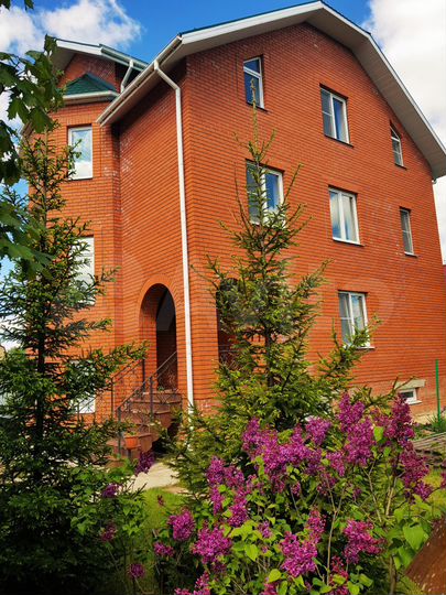 Коттедж 450 м² на участке 9 сот.